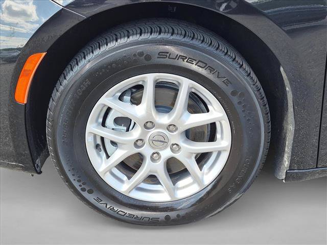 Used 2023 Chrysler Pacifica Touring-L FWD image 23