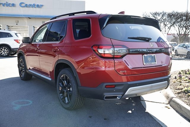 New 2025 Honda Pilot Touring image 8