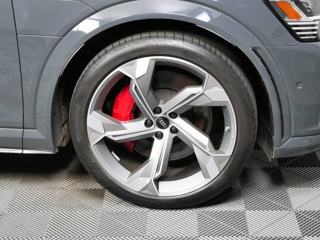 Used 2024 Audi SQ8 e-tron Premium Plus w/ Black Optic Package AWD/4WD image 39