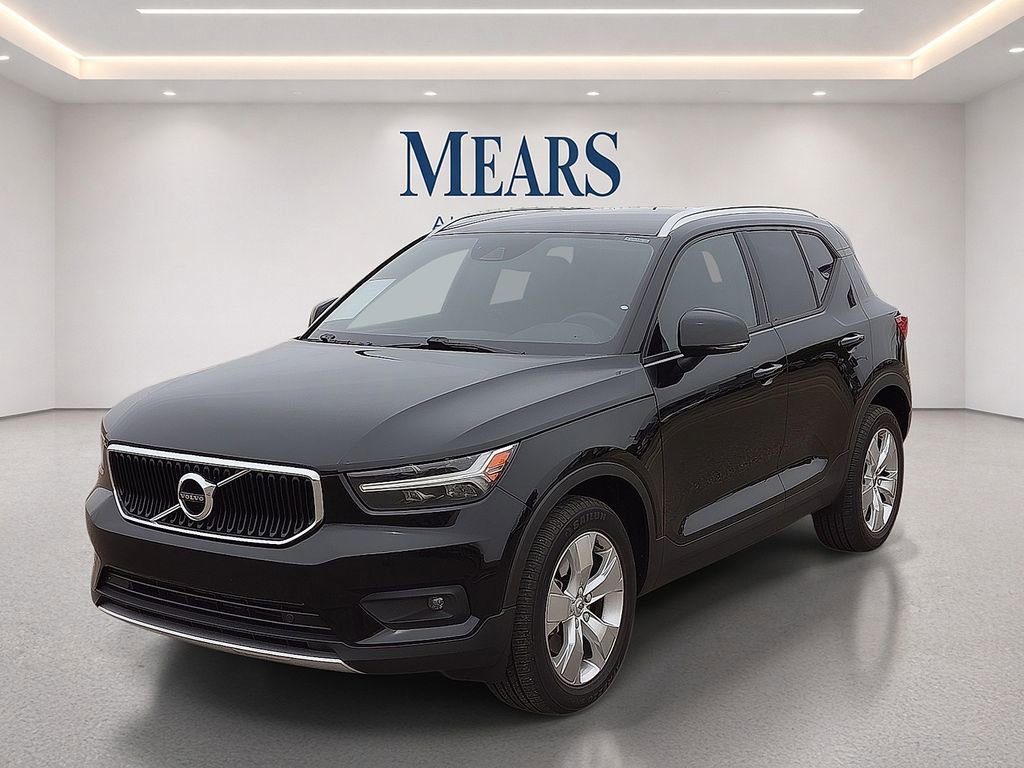Used 2021 Volvo XC40 T4 Momentum FWD image 1