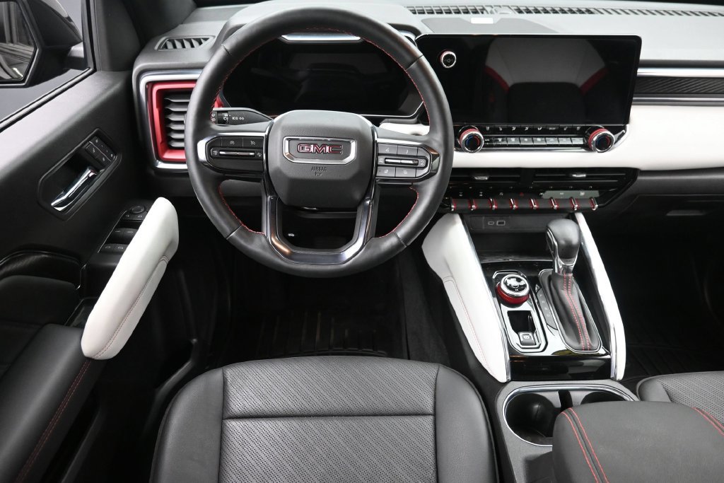 Used 2024 GMC Canyon AT4X AWD/4WD image 14