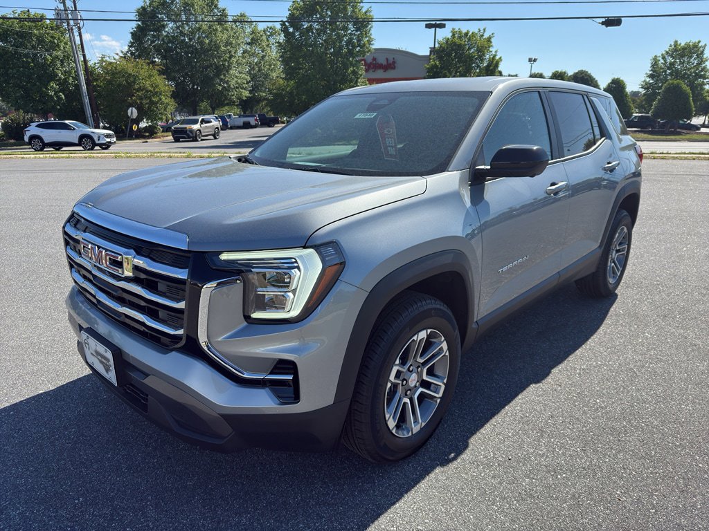 New 2026 GMC Terrain Elevation w/ Technology Package II FWD image 2