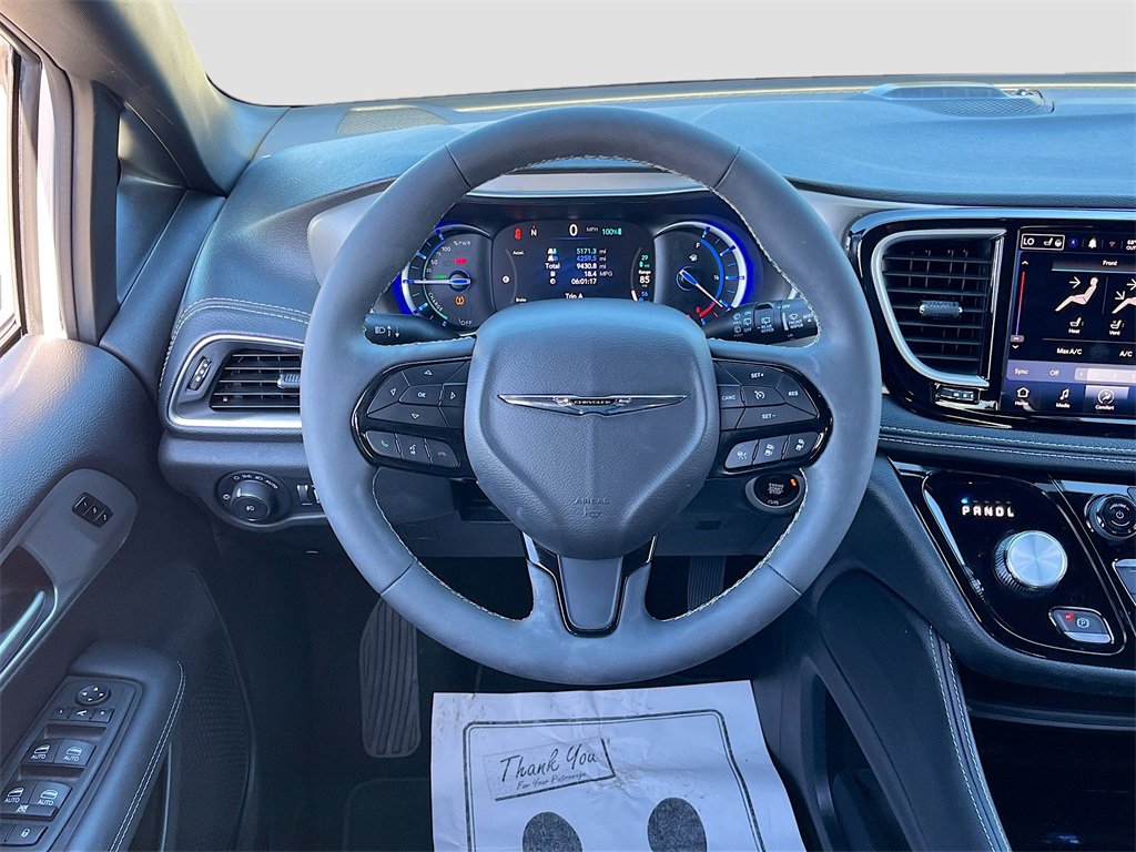 Certified 2024 Chrysler Pacifica Premium image 23