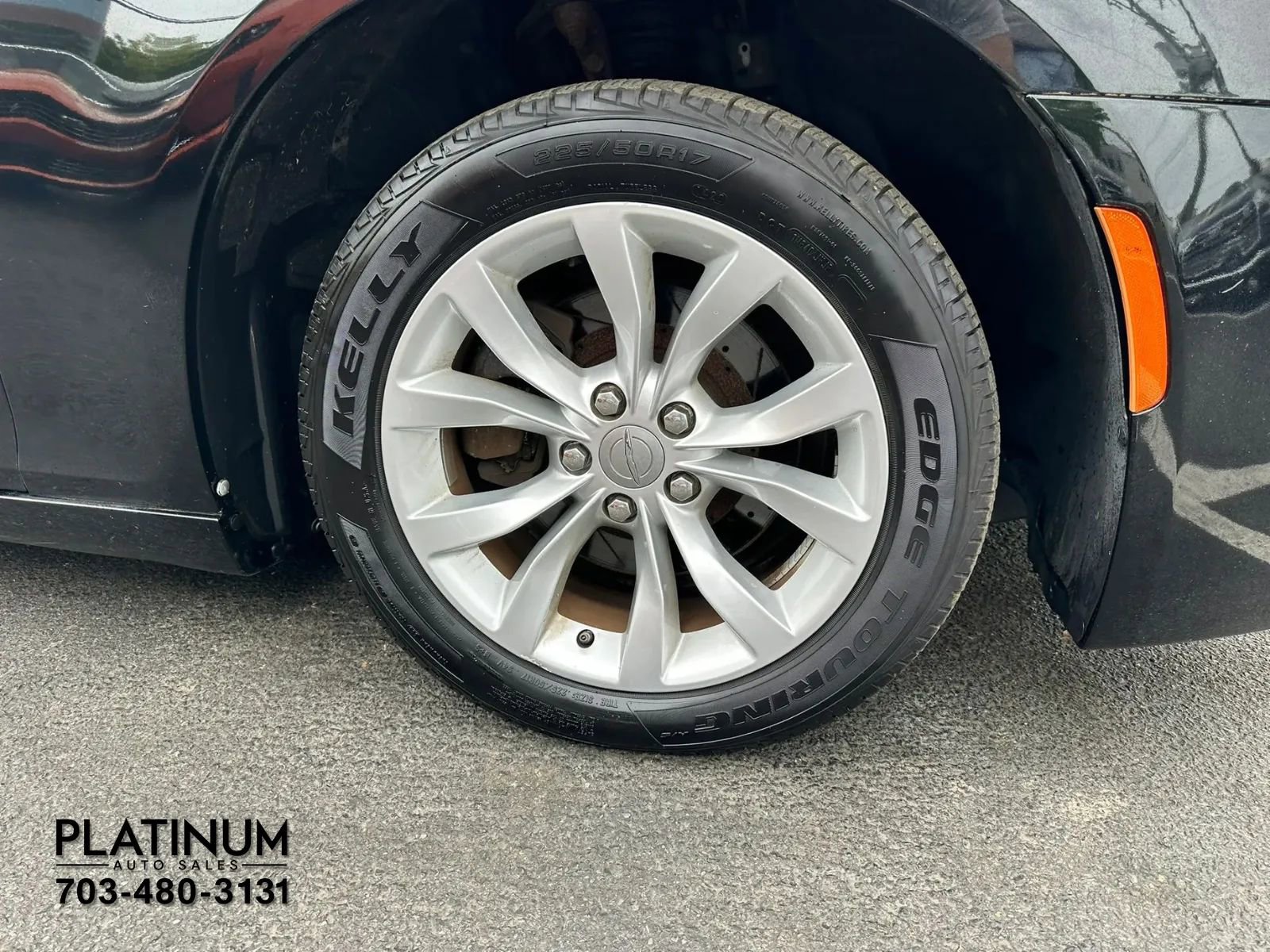 Used 2015 Chrysler 300 Limited image 21