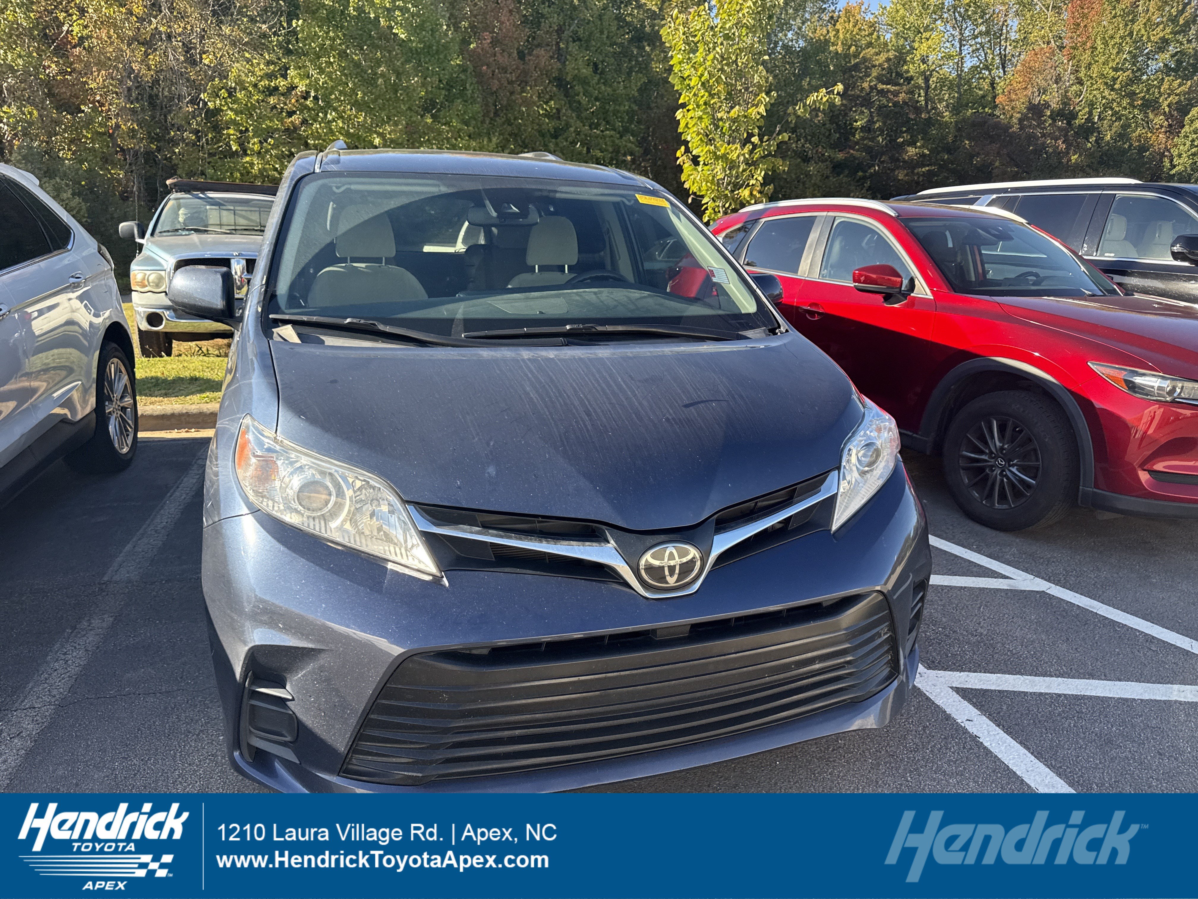 Used 2020 Toyota Sienna LE w/ LE Preferred Package FWD image 1