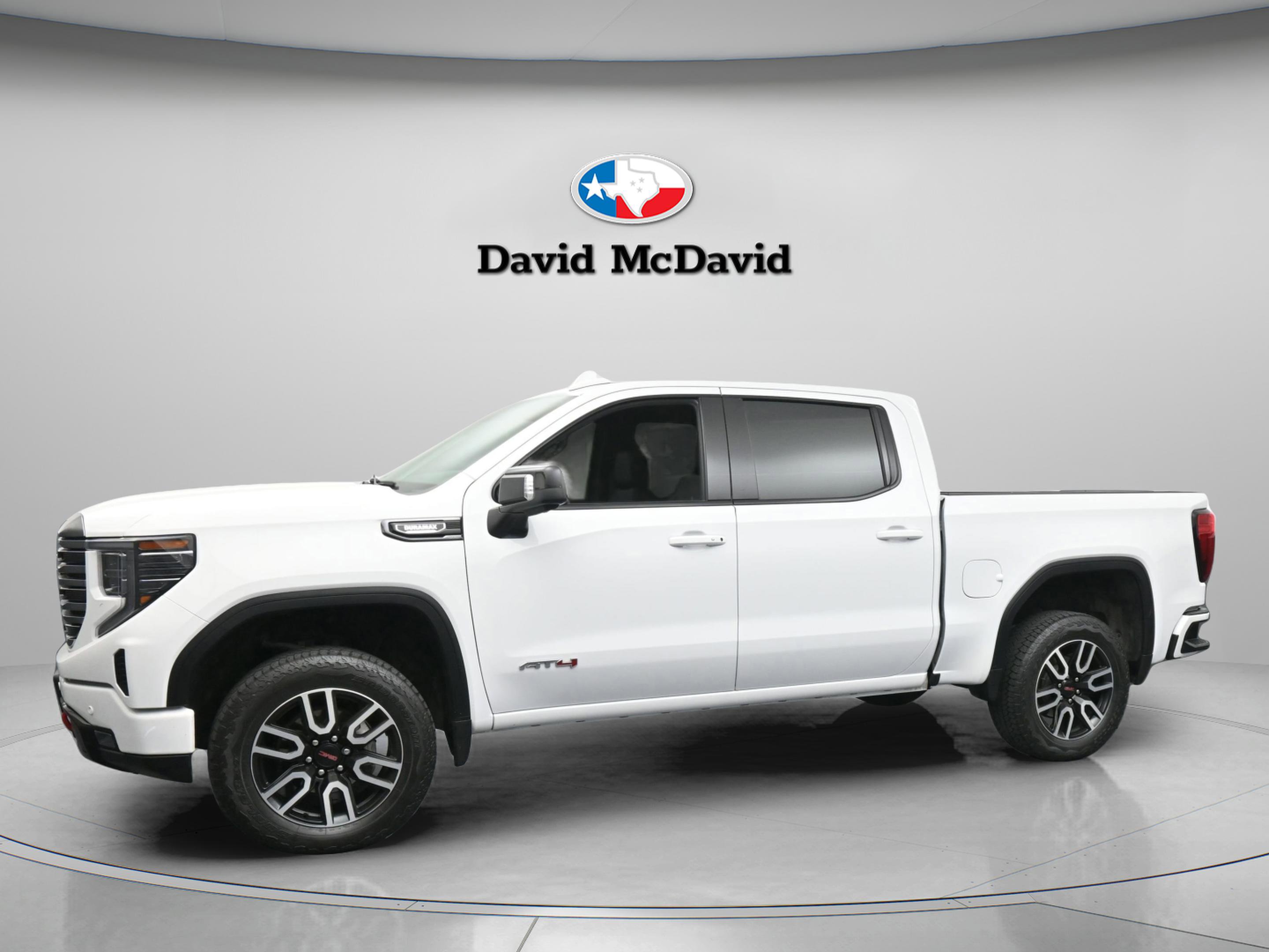 Used 2024 GMC Sierra 1500 AT4 w/ AT4 Preferred Package AWD/4WD image 1