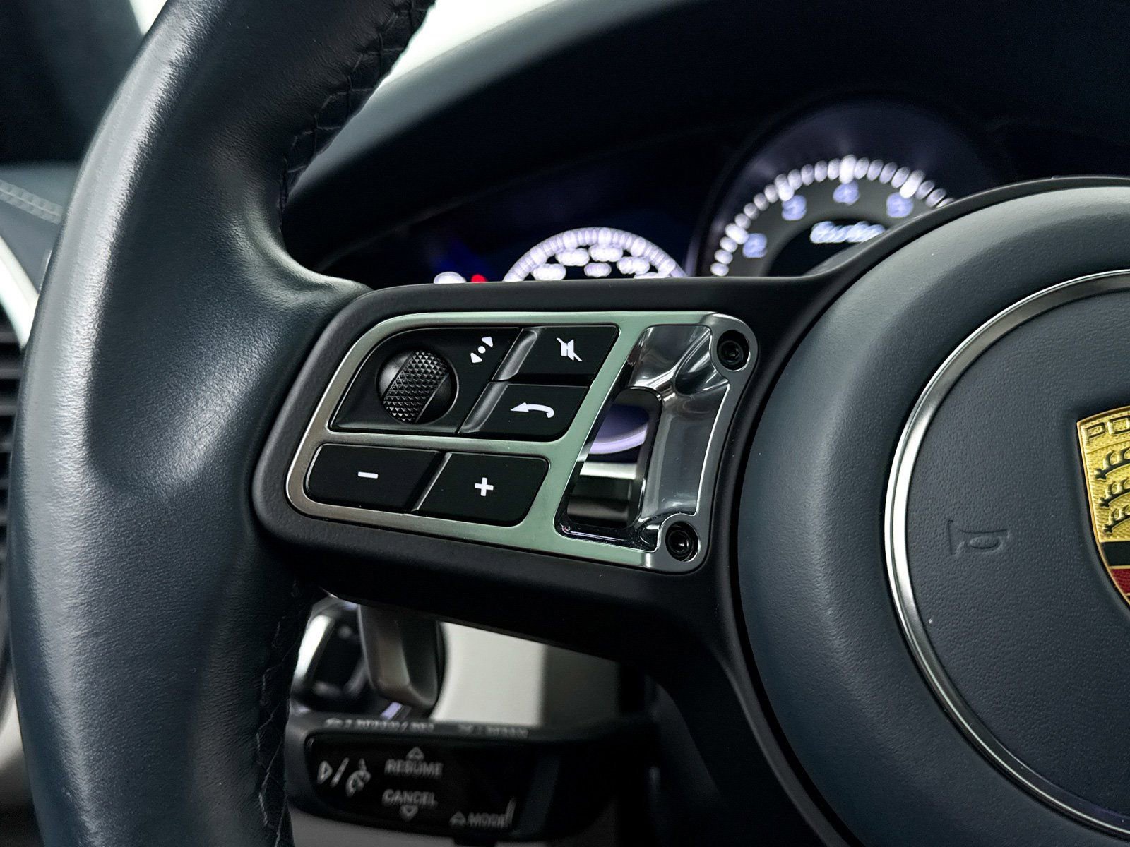 Used 2022 Porsche Cayenne Turbo image 33