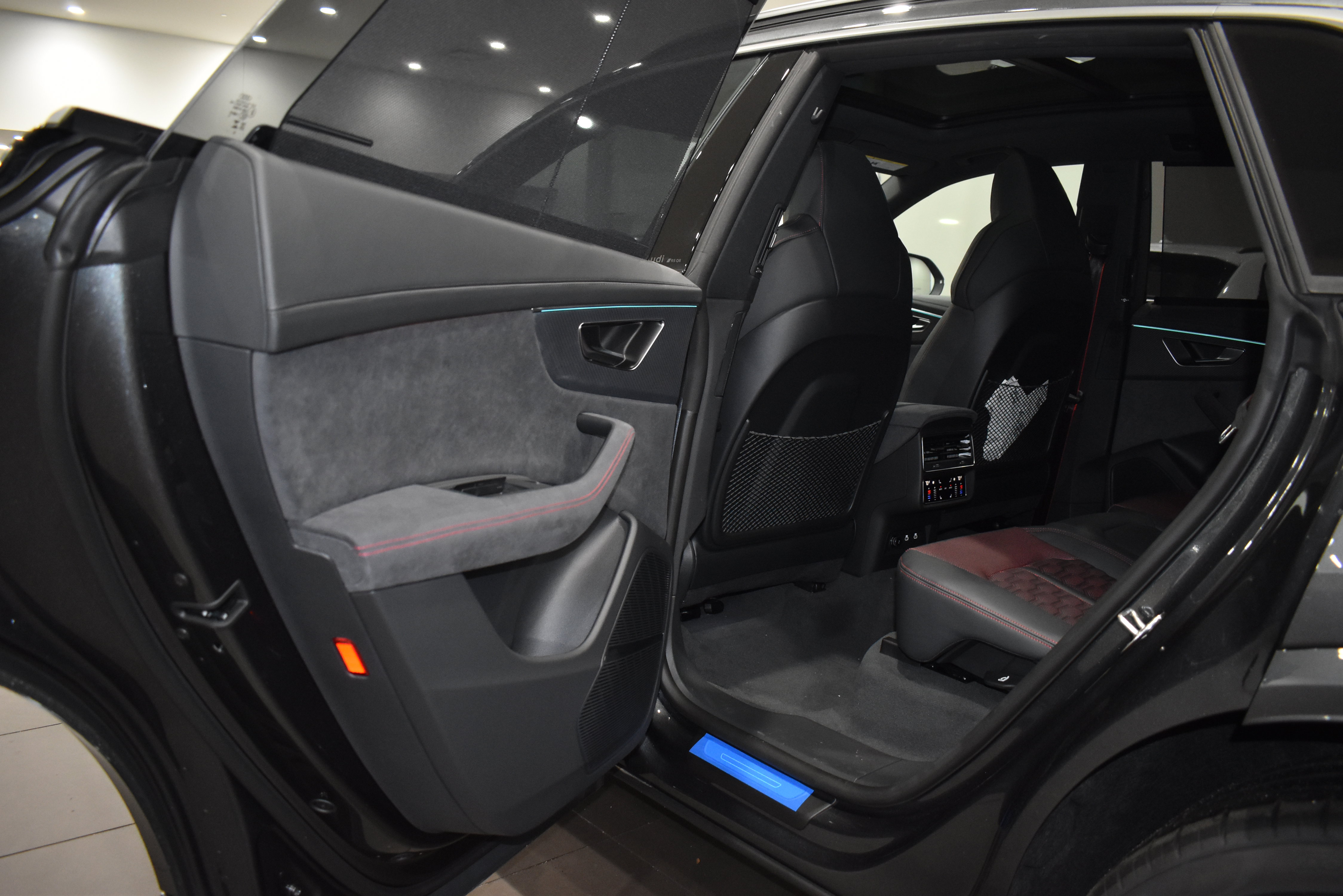 New 2026 Audi RS Q8 performance image 36