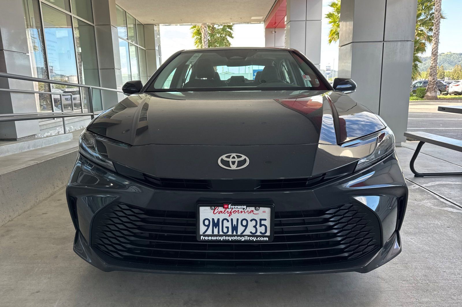 Used 2025 Toyota Camry LE image 3