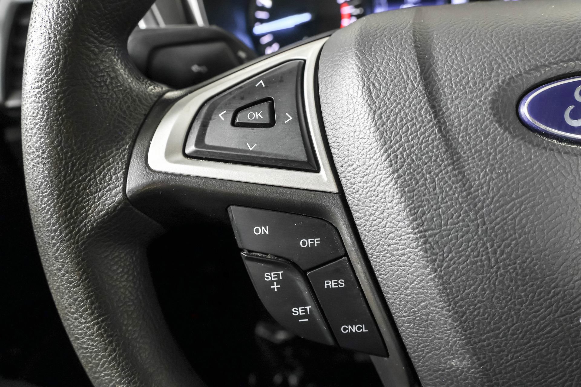 Used 2016 Ford Fusion SE image 25