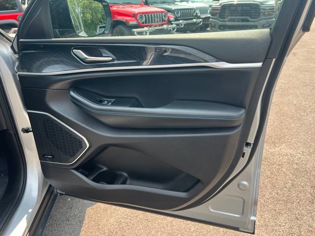 Used 2023 Jeep Grand Cherokee Trailhawk AWD/4WD image 29