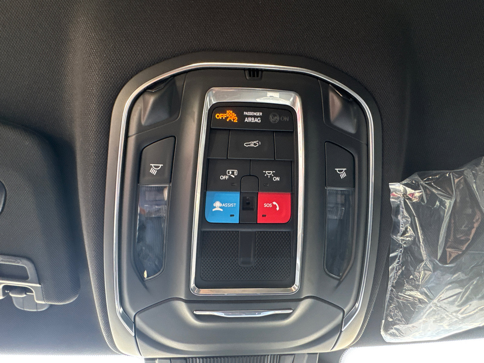 Used 2025 Dodge Charger R/T w/ Plus Group image 23