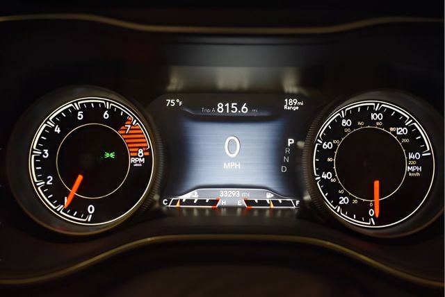Used 2019 Jeep Cherokee Trailhawk AWD/4WD image 25