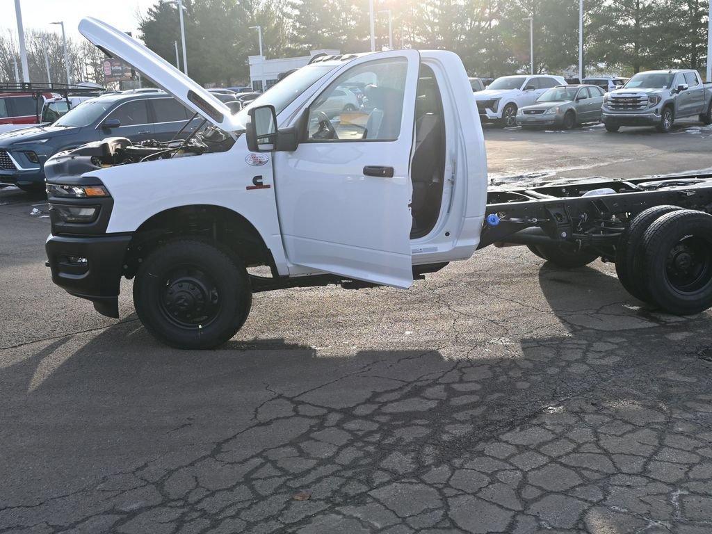 New 2026 RAM 3500 Tradesman AWD/4WD image 10