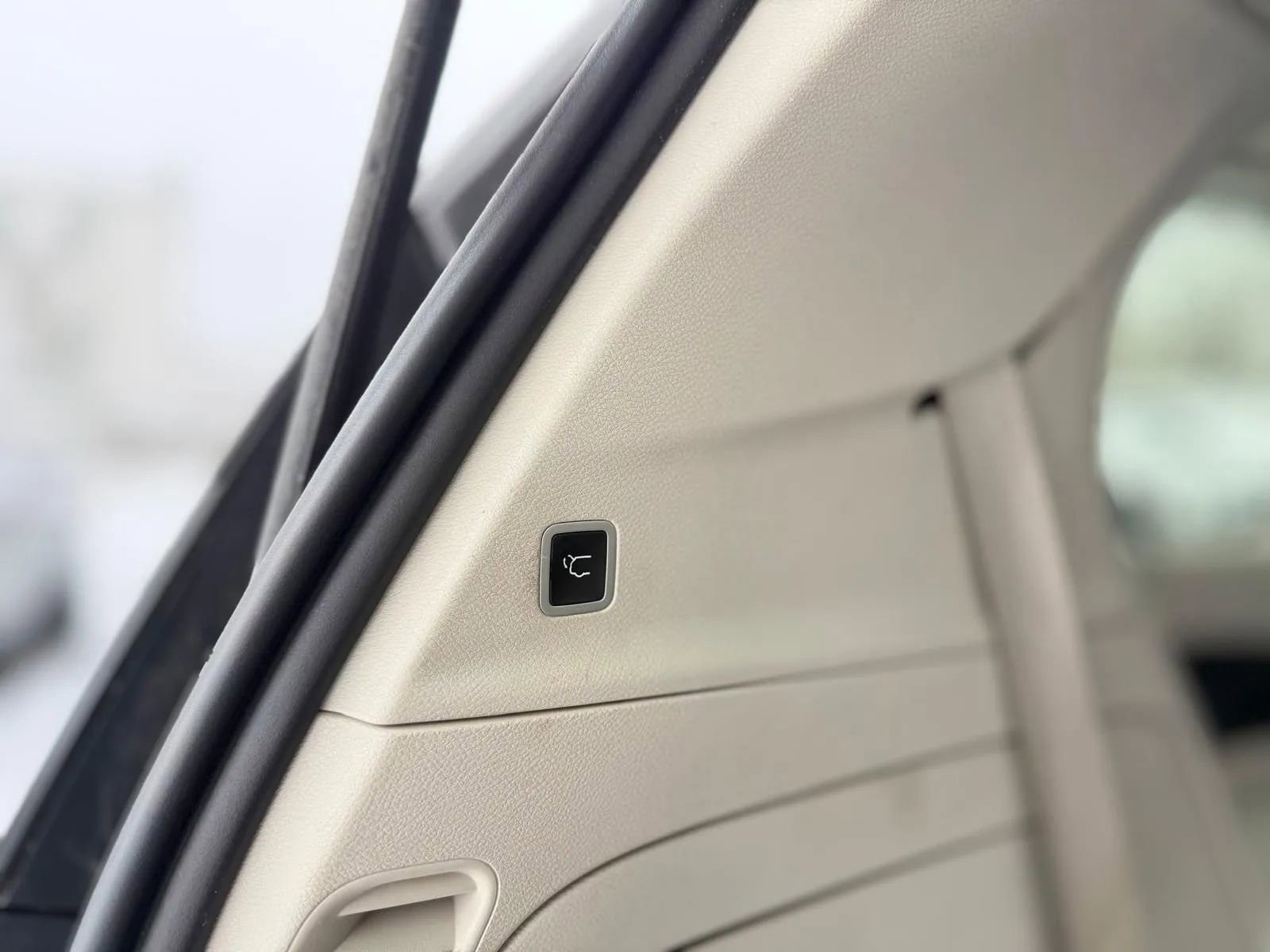 Used 2021 Chrysler Pacifica Touring-L image 32