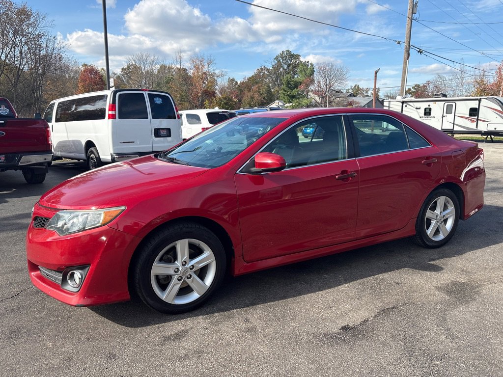 Used 2013 Toyota Camry SE image 3