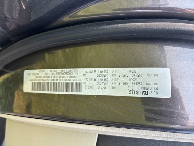 Used 2019 Chrysler Pacifica Touring-L FWD image 32