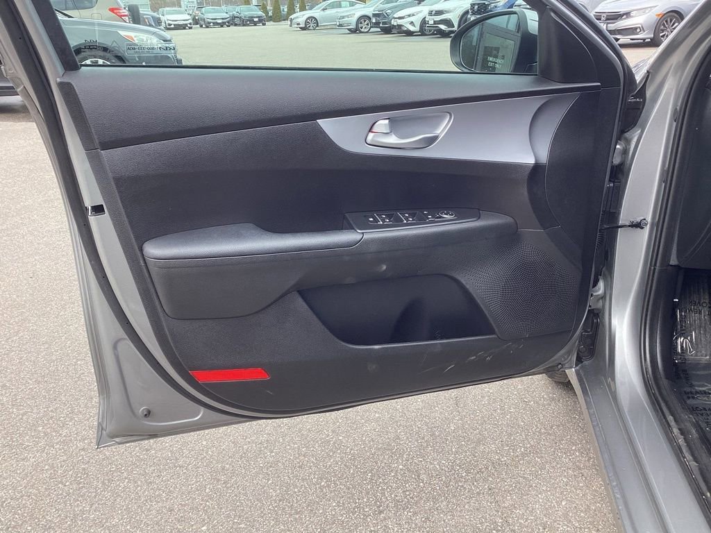 Used 2023 Kia Forte LXS image 9