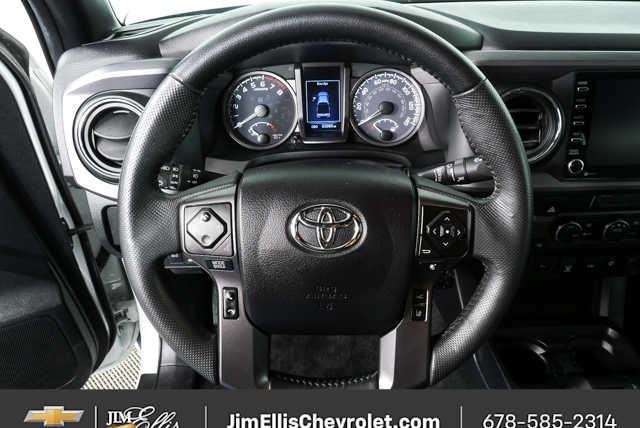 Used 2022 Toyota Tacoma TRD Sport w/ Technology Package AWD/4WD image 8
