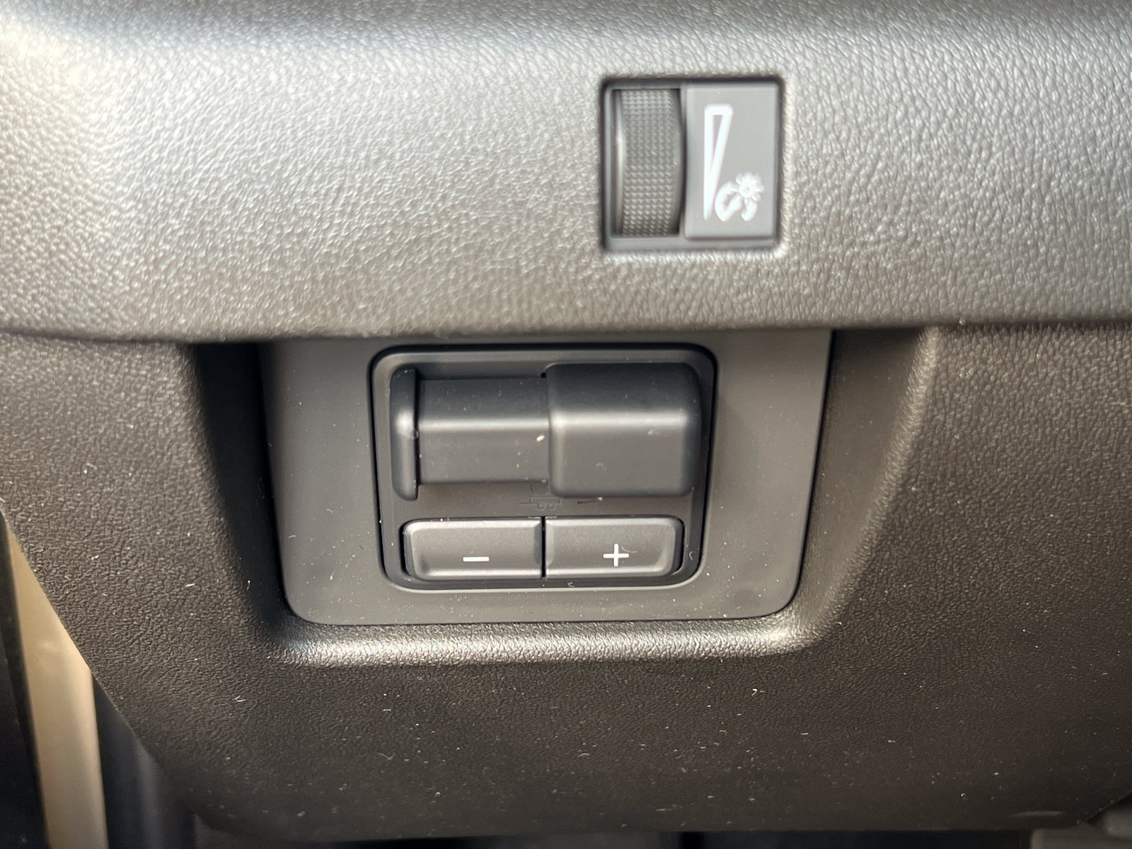 Used 2024 Chevrolet Colorado Trail Boss w/ Advanced Trailering Package AWD/4WD image 21
