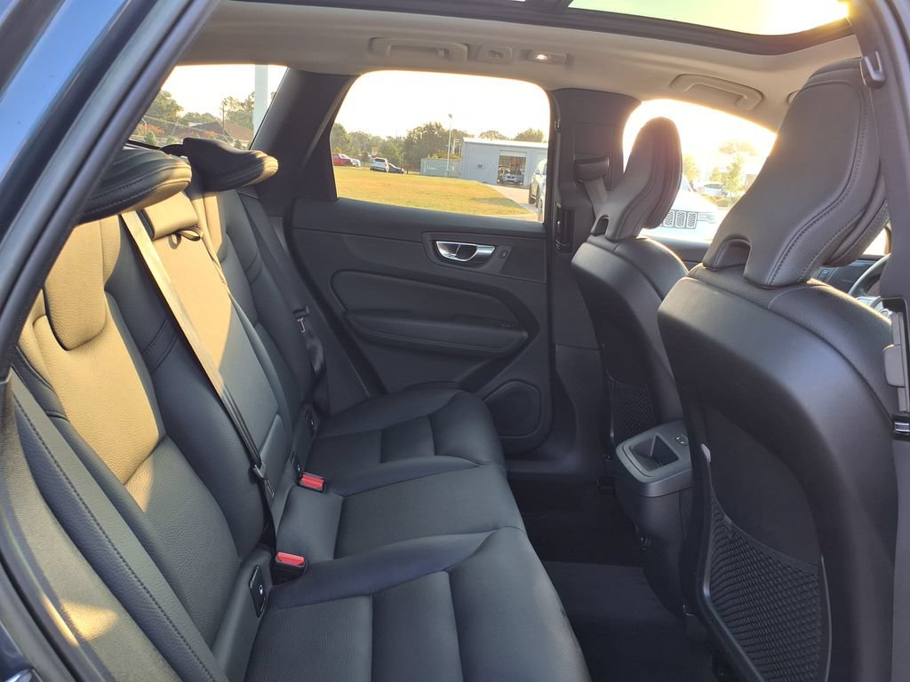 Certified 2023 Volvo XC60 B5 Plus w/ Climate Package AWD/4WD image 20