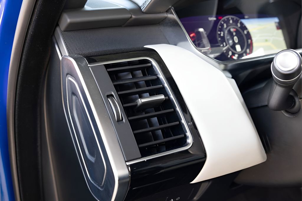 Used 2020 Land Rover Range Rover Sport SVR image 52