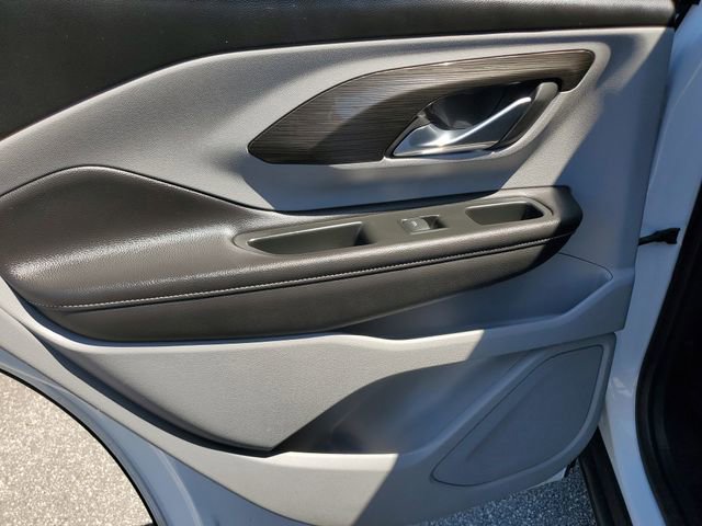 Used 2022 GMC Terrain SLT w/ Infotainment Package II FWD image 15