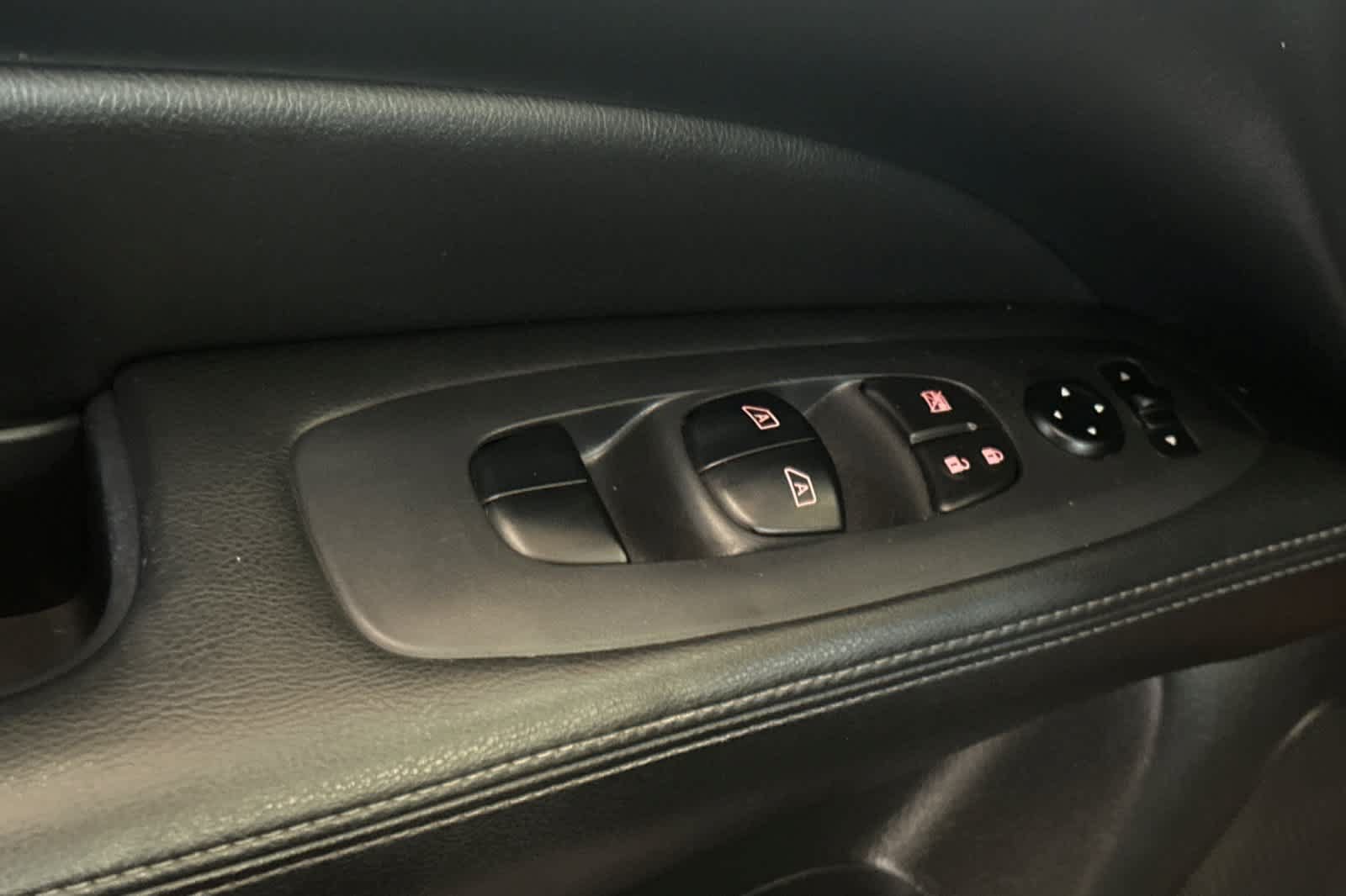Used 2017 Nissan Pathfinder SL AWD/4WD image 13