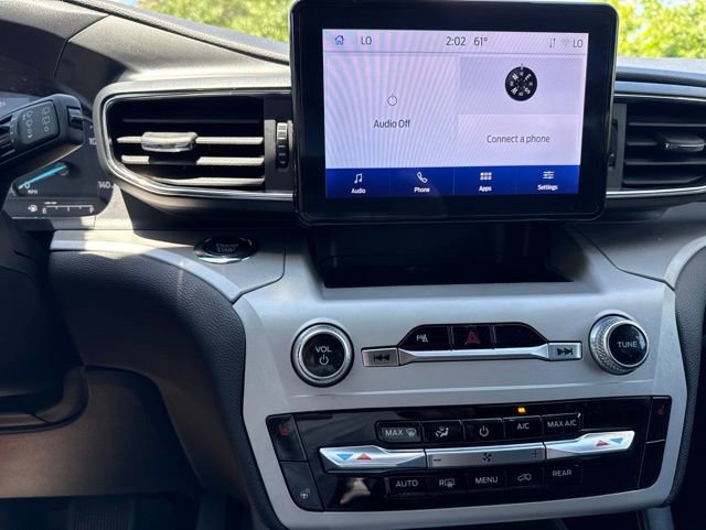 Used 2024 Ford Explorer XLT w/ Equipment Group 202A AWD/4WD image 21