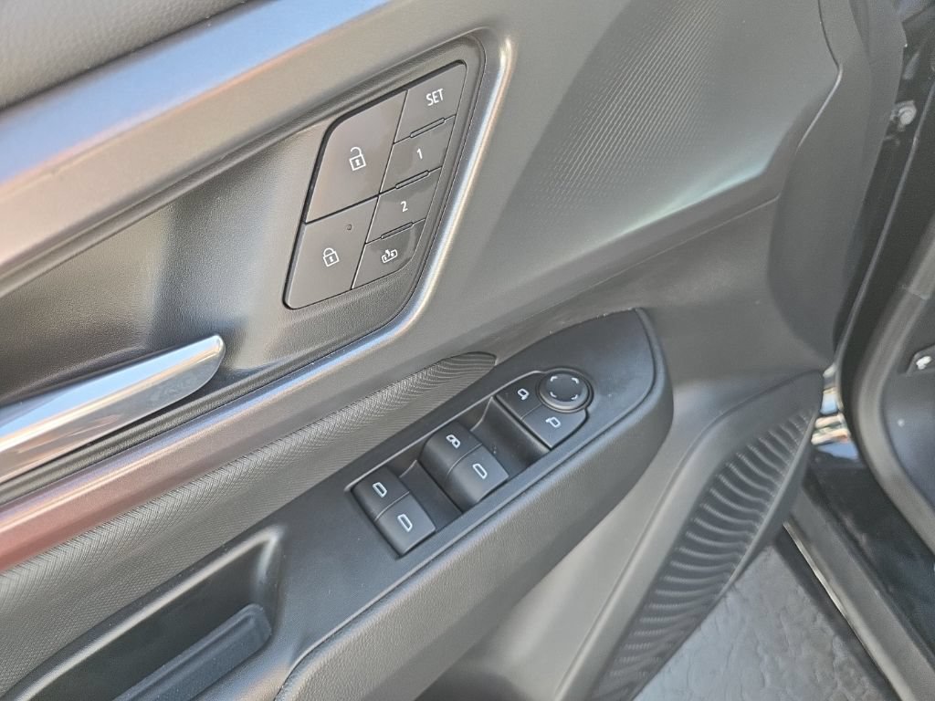 Certified 2026 Chevrolet Equinox EV RS w/ Active Safety Package 3 AWD/4WD image 18