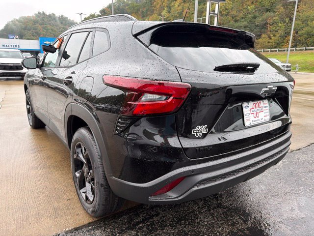 New 2026 Chevrolet Trax LT w/ Sunroof Package FWD image 5