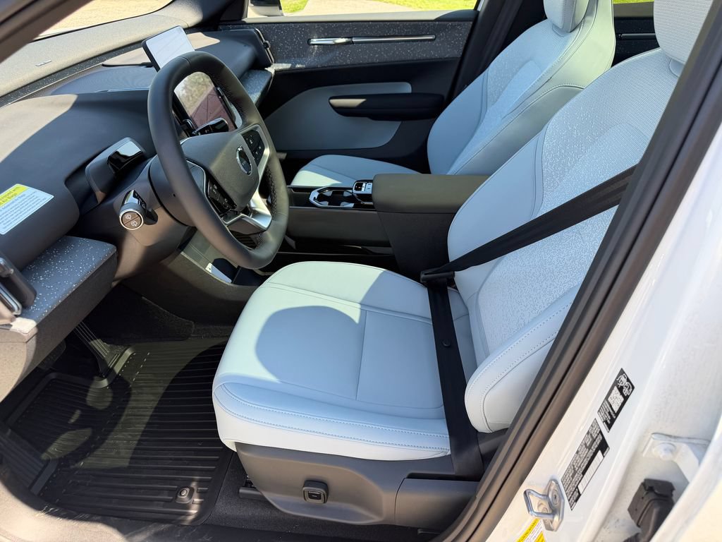 New 2026 Volvo EX30 Ultra w/ Protection Package Premier AWD/4WD image 17