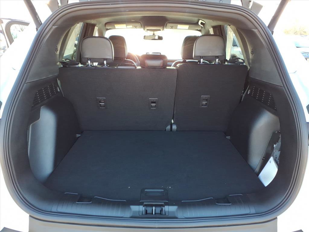 Used 2025 Ford Escape ST-Line w/ Equipment Group 301A image 7