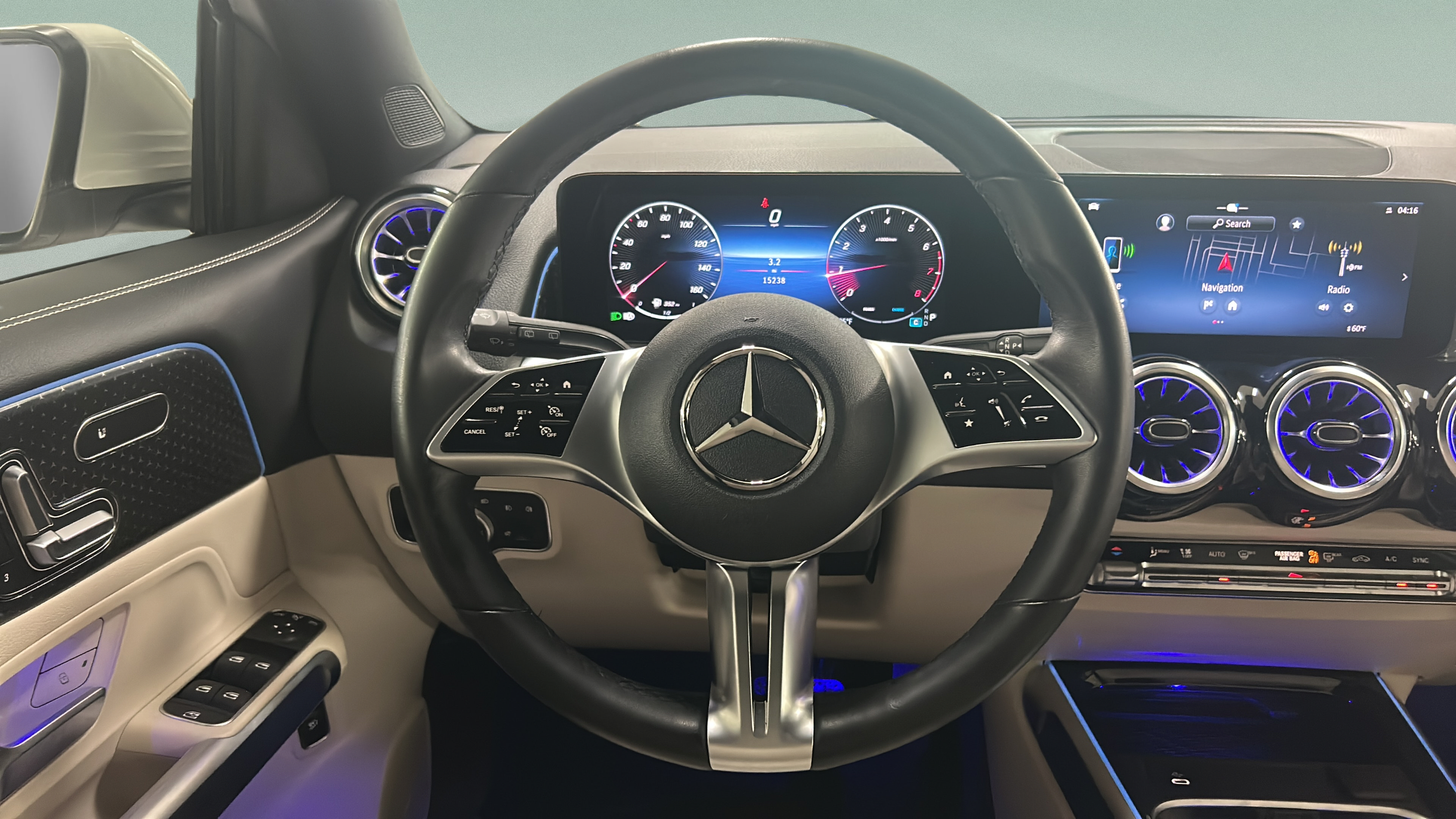 Used 2025 Mercedes-Benz GLB 250 image 26