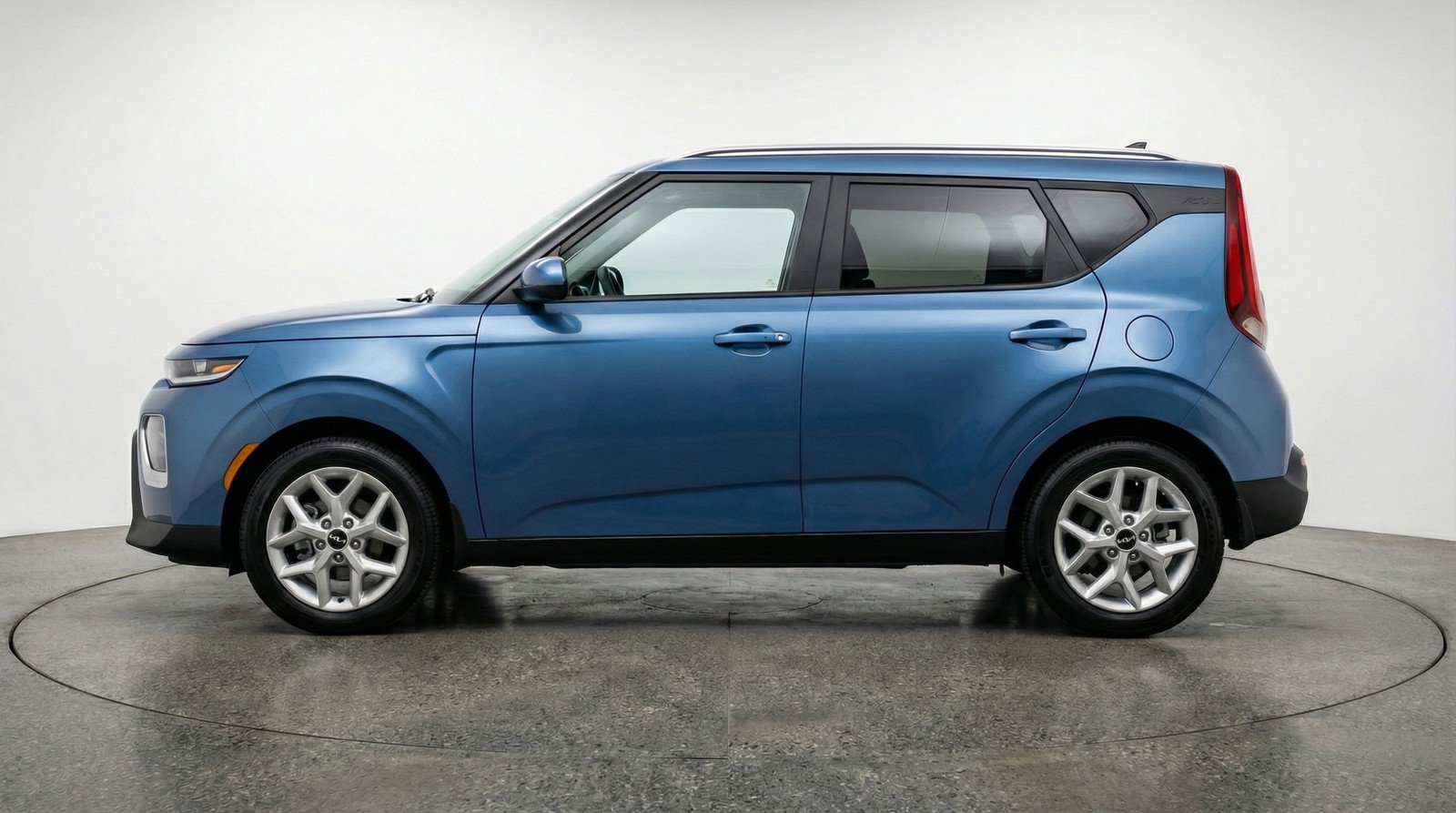 Used 2025 Kia Soul LX w/ LX Technology Package image 5