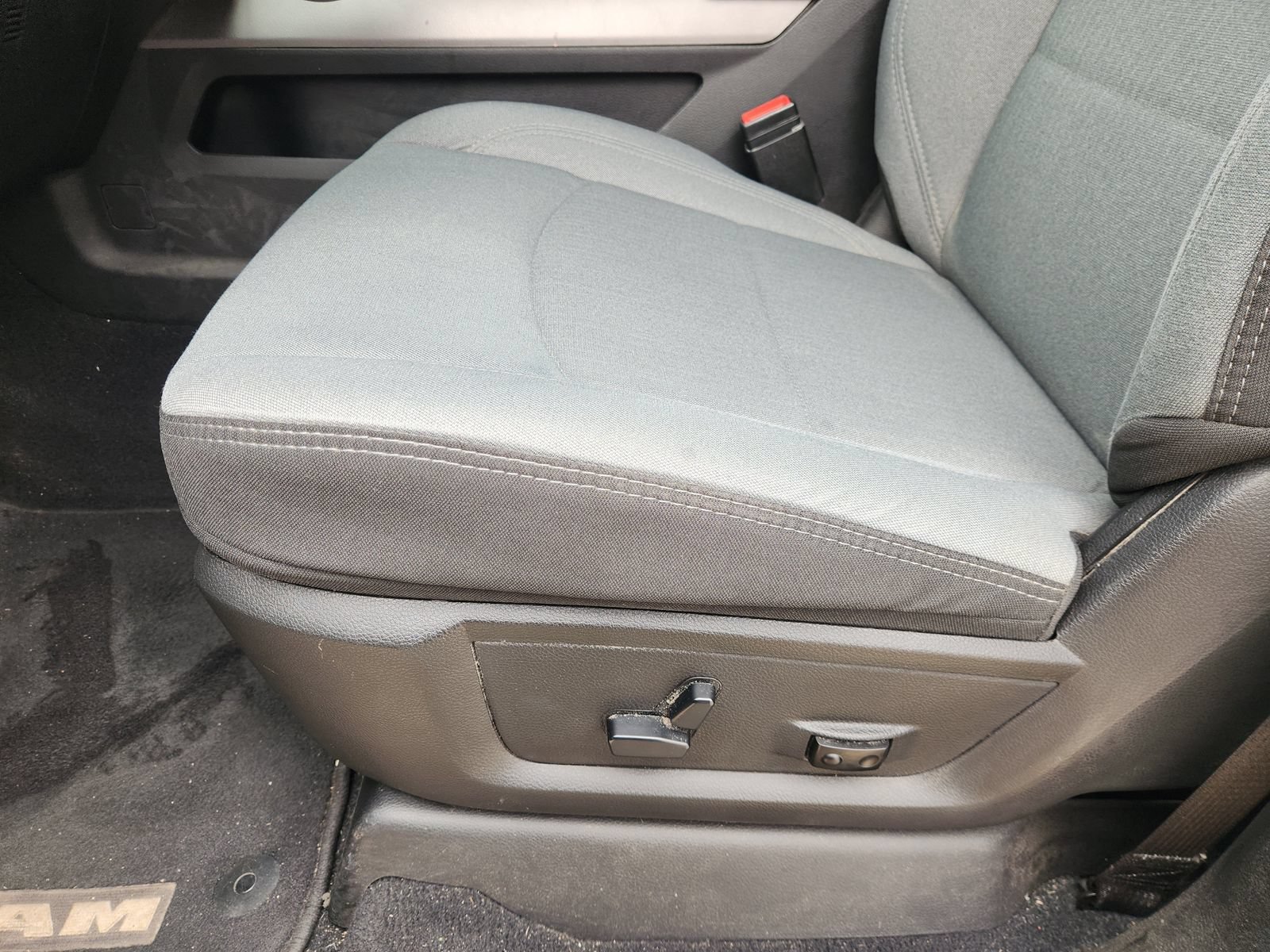 Used 2019 RAM 3500 Big Horn AWD/4WD image 31
