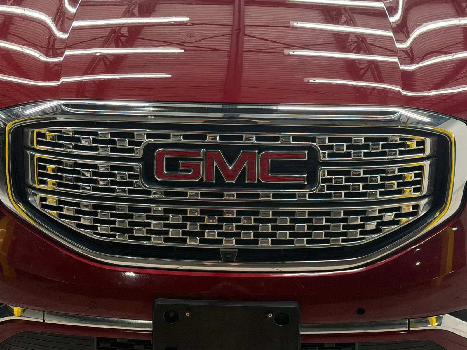 Used 2017 GMC Acadia Denali w/ Technology Package FWD image 5