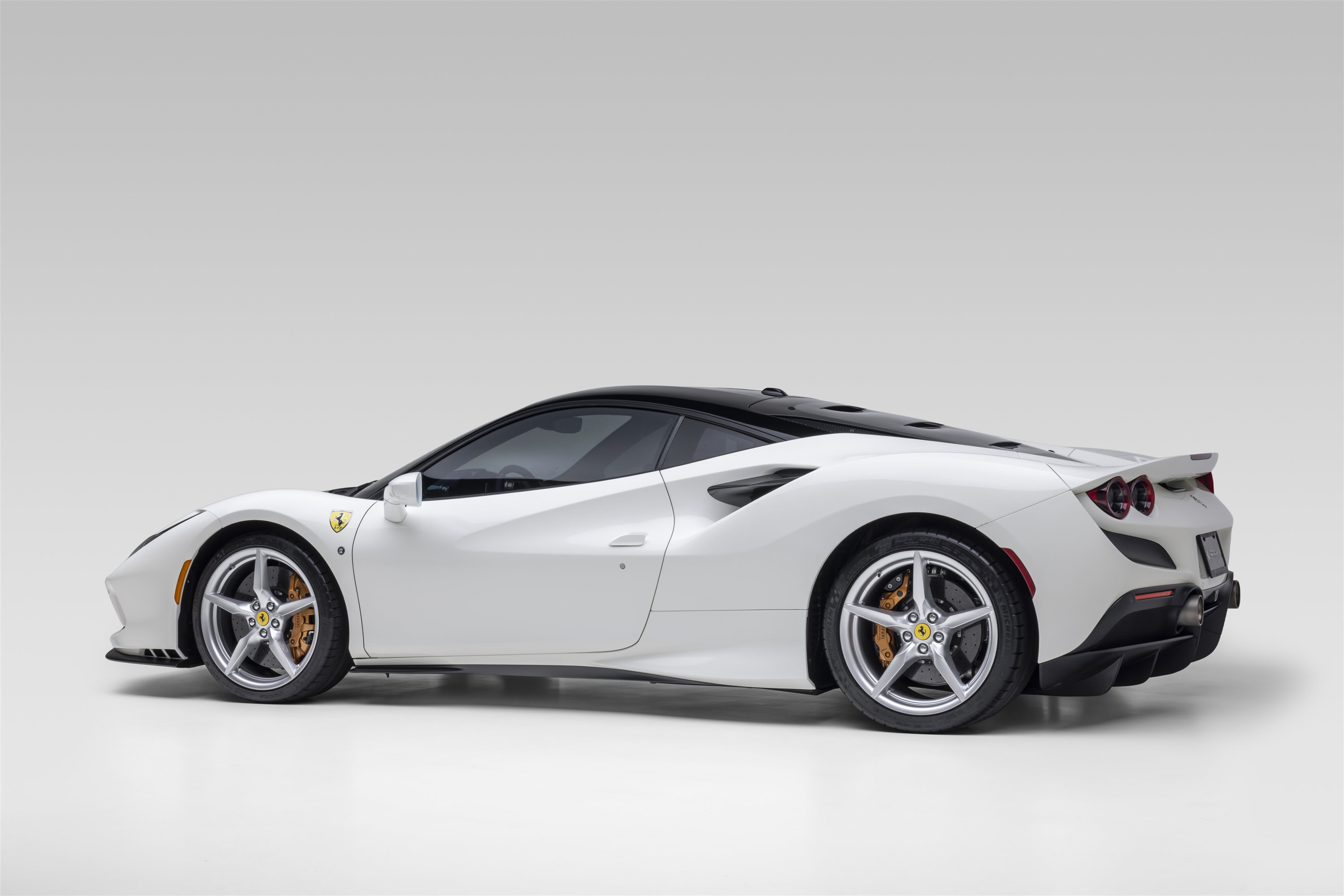 Certified 2022 Ferrari F8 Tributo RWD image 4
