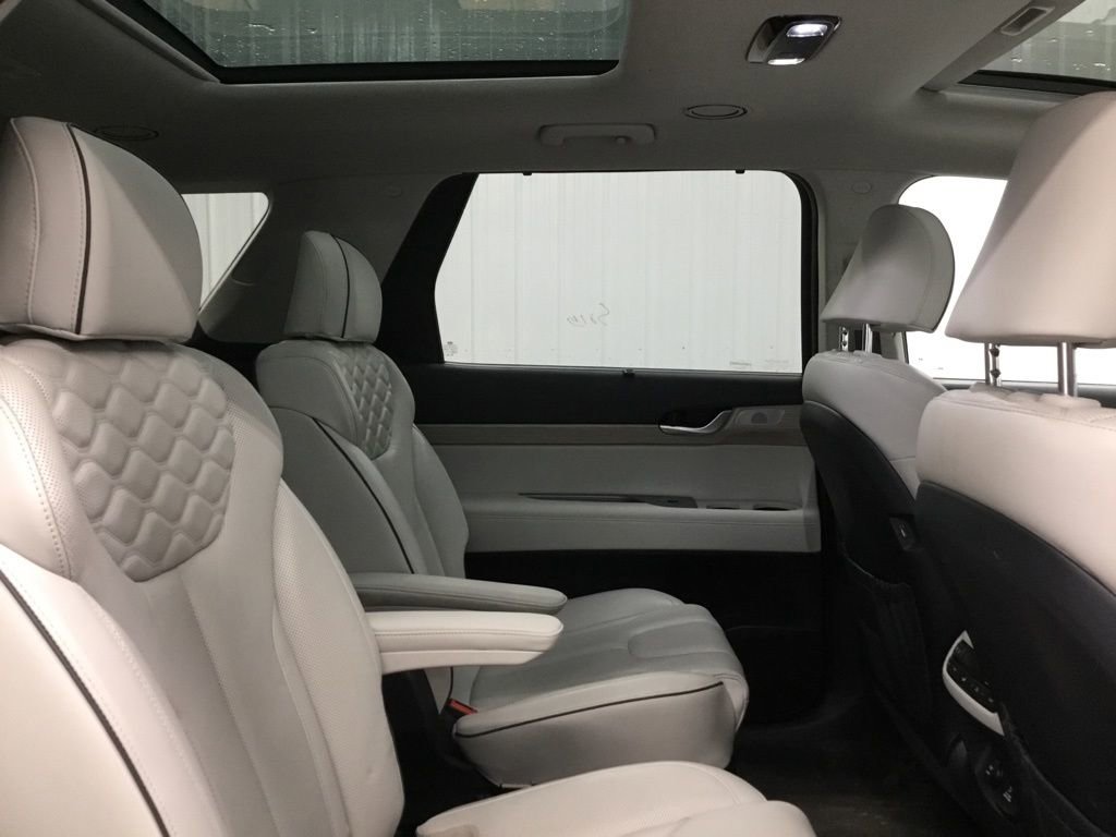 Used 2022 Hyundai Palisade Limited w/ Cargo Package image 20