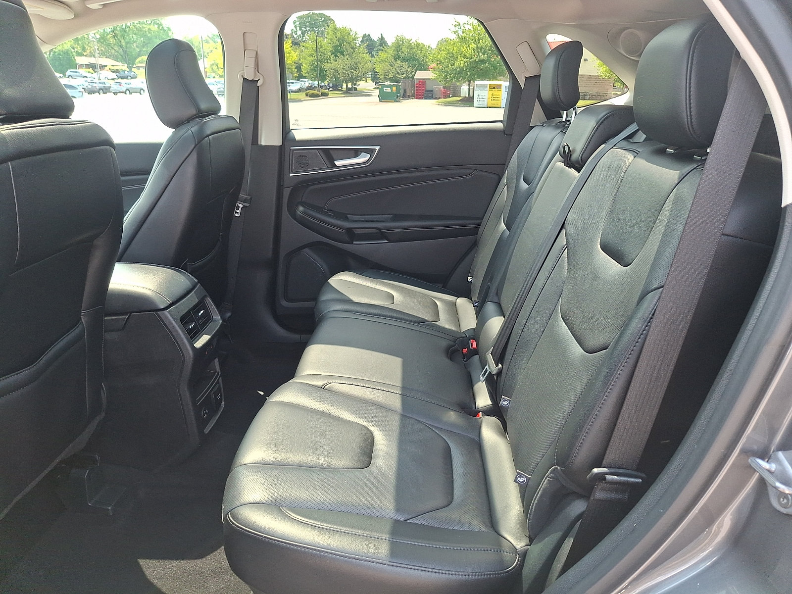 Used 2022 Ford Edge Titanium w/ Equipment Group 301A AWD/4WD image 10
