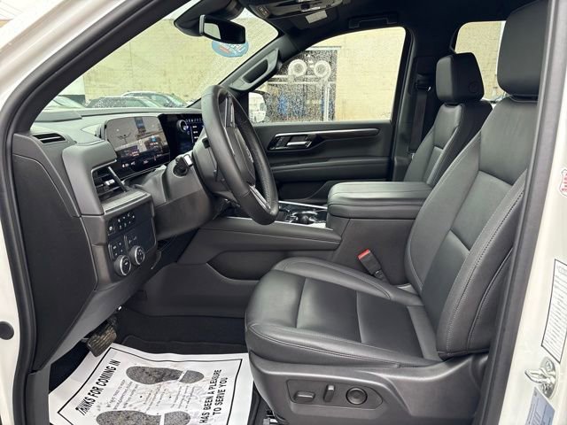 Used 2025 Chevrolet Suburban Z71 image 8