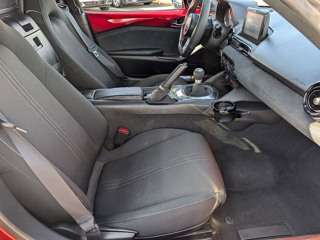 Used 2020 MAZDA MX-5 Miata Club w/ Appearance Package RWD image 22