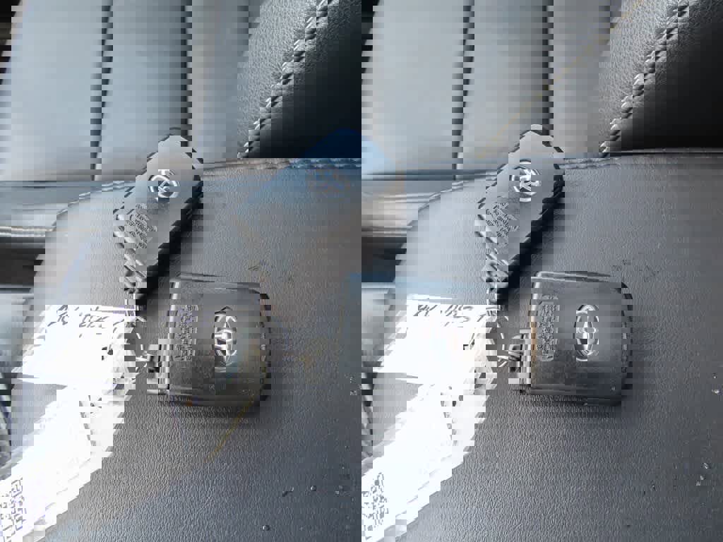 Used 2015 Toyota RAV4 Limited image 29