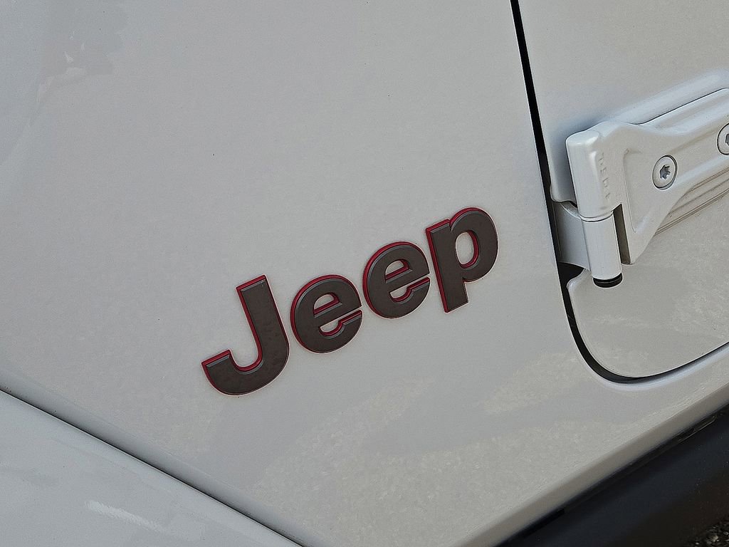 Used 2022 Jeep Gladiator Rubicon w/ LED Lighting Group image 11