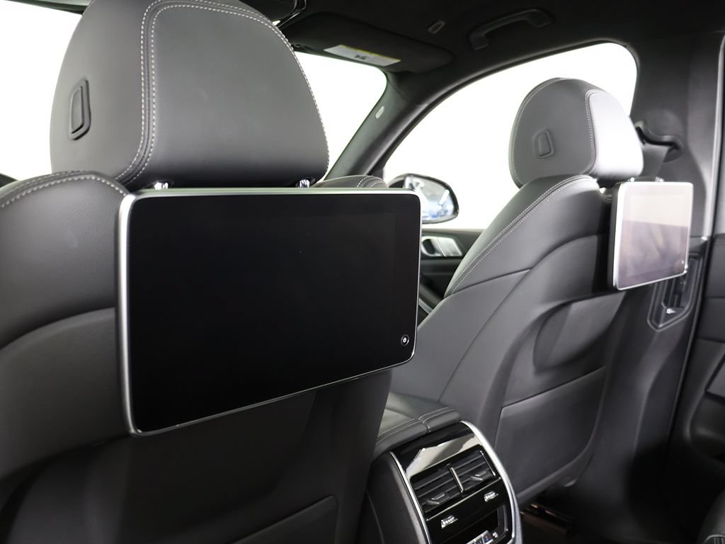 Used 2019 BMW X7 xDrive40i w/ M Sport Package AWD/4WD image 43