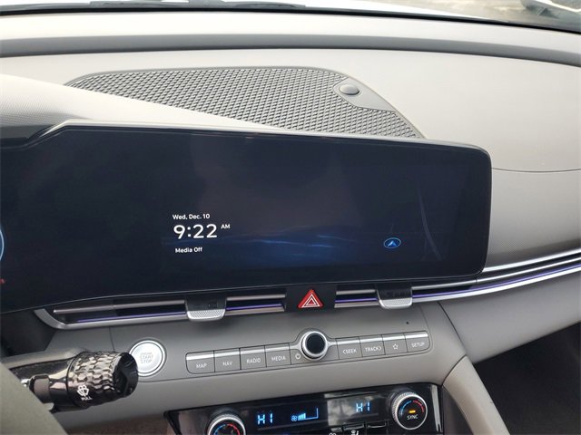 Used 2024 Hyundai Elantra SEL image 19