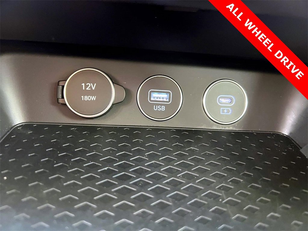 Certified 2025 Genesis G70 2.5T image 23