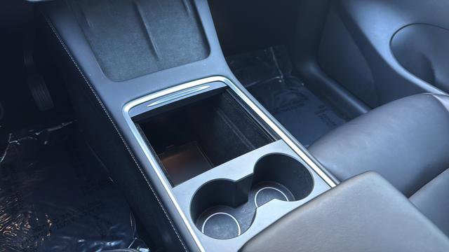 Used 2022 Tesla Model Y Long Range image 19