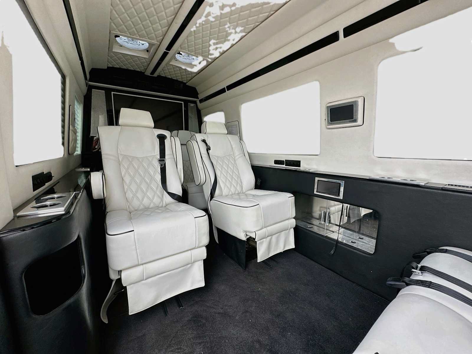 Used 2015 Mercedes-Benz Sprinter 2500 image 28