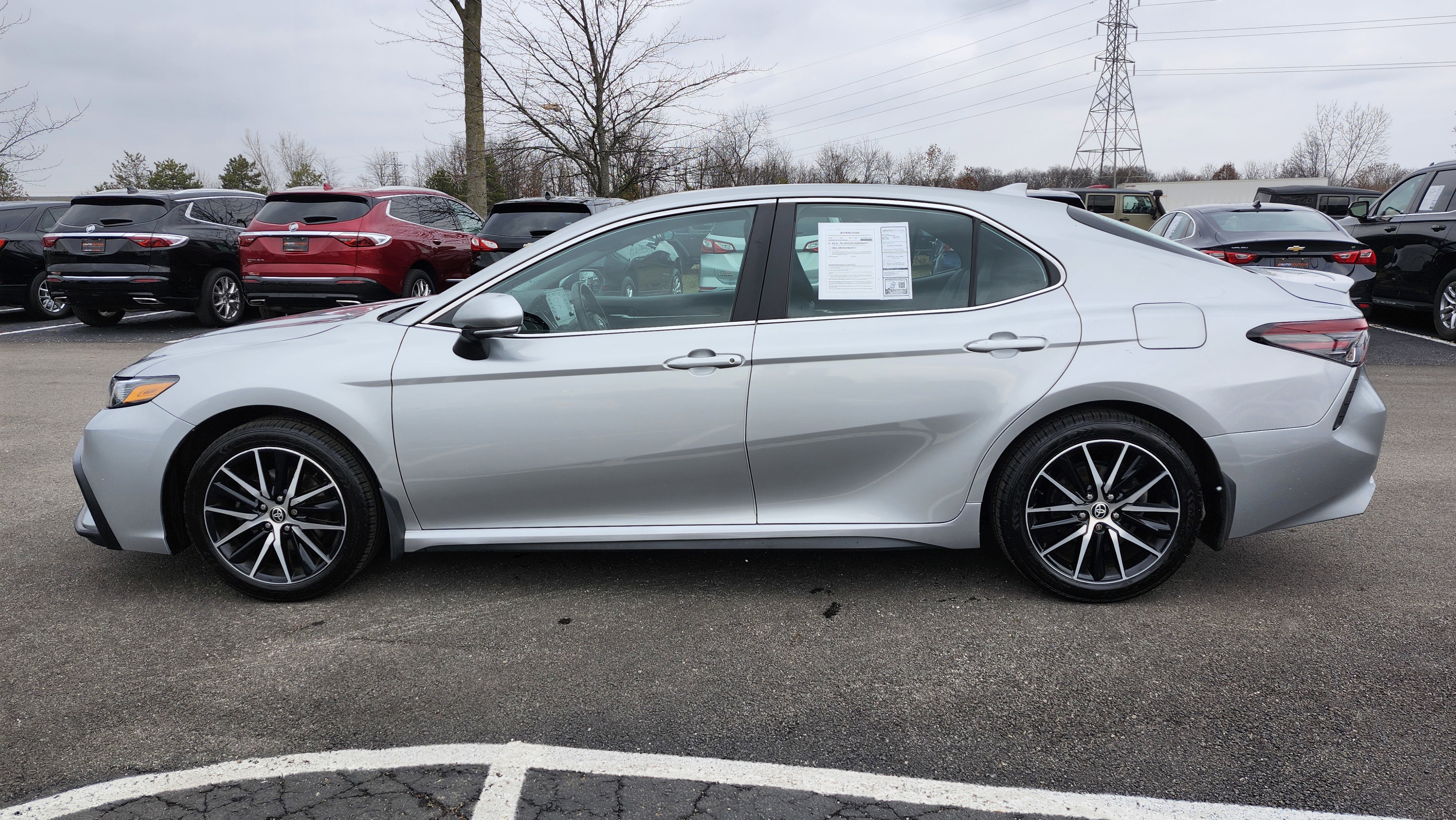 Used 2023 Toyota Camry SE image 14